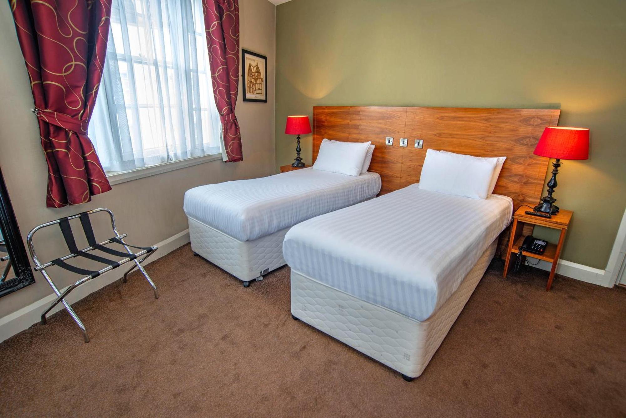 The Shrewsbury Hotel Wetherspoon ภายนอก รูปภาพ