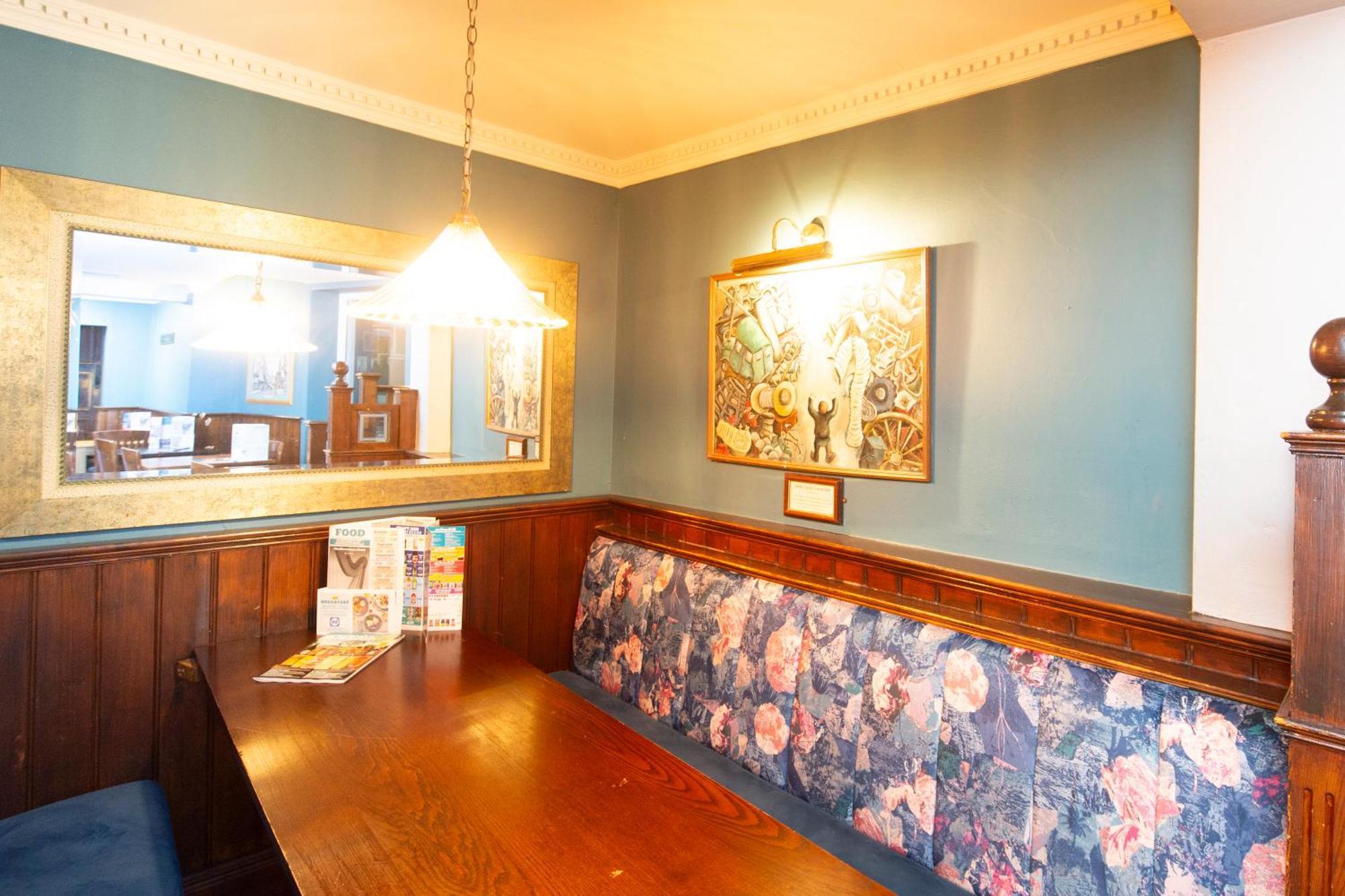 The Shrewsbury Hotel Wetherspoon ภายนอก รูปภาพ