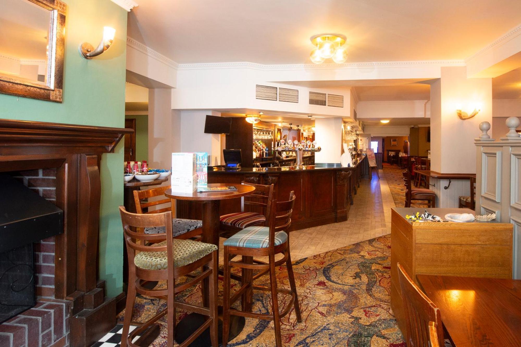 The Shrewsbury Hotel Wetherspoon ภายนอก รูปภาพ