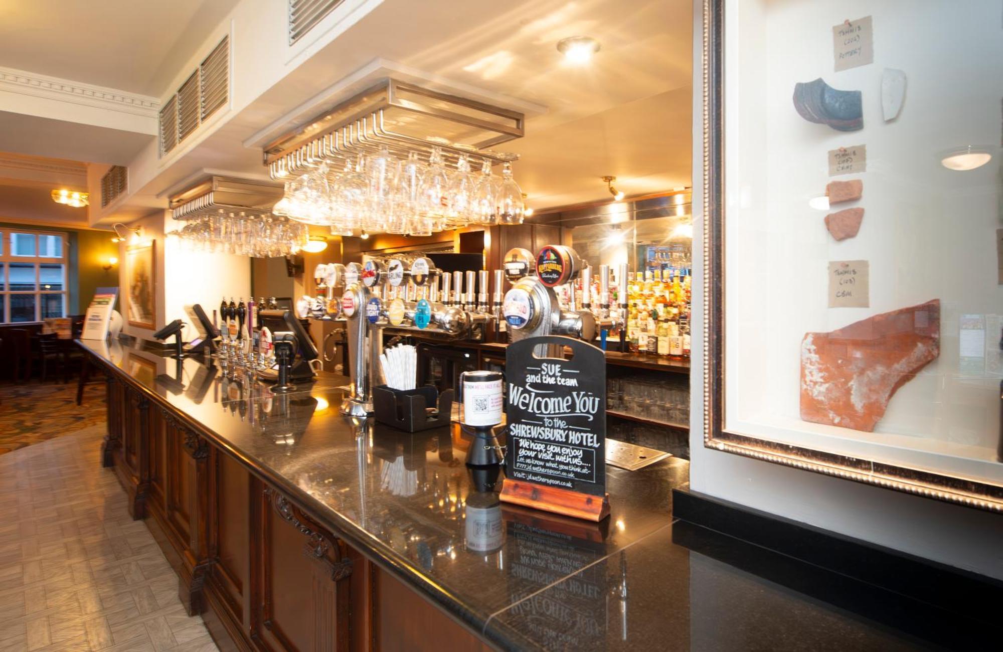 The Shrewsbury Hotel Wetherspoon ภายนอก รูปภาพ
