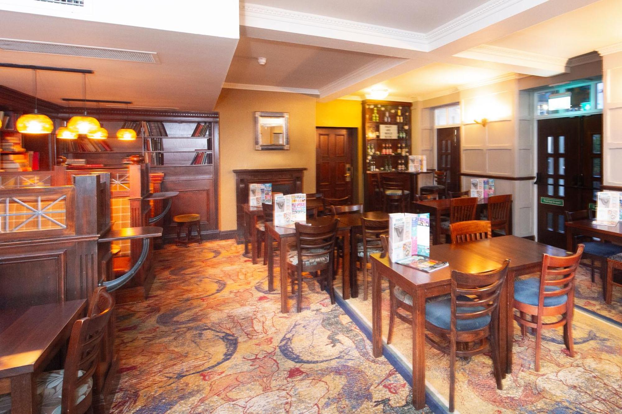 The Shrewsbury Hotel Wetherspoon ภายนอก รูปภาพ