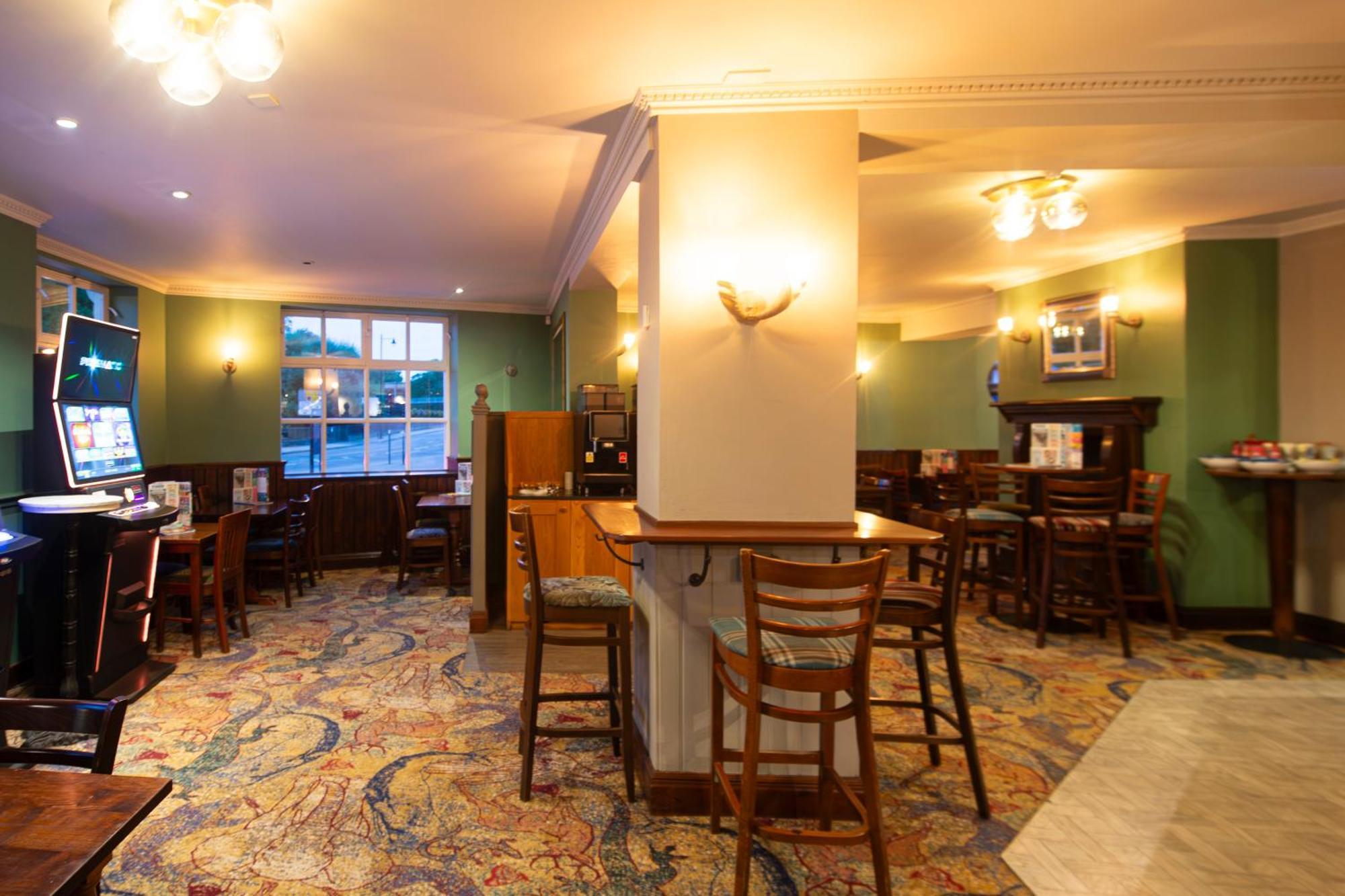 The Shrewsbury Hotel Wetherspoon ภายนอก รูปภาพ