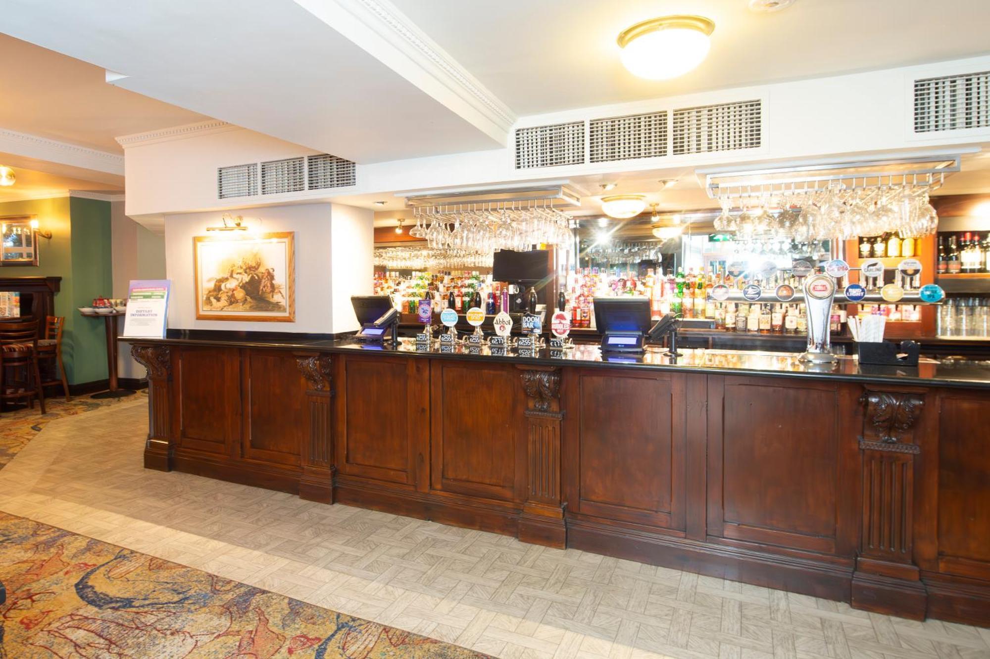 The Shrewsbury Hotel Wetherspoon ภายนอก รูปภาพ