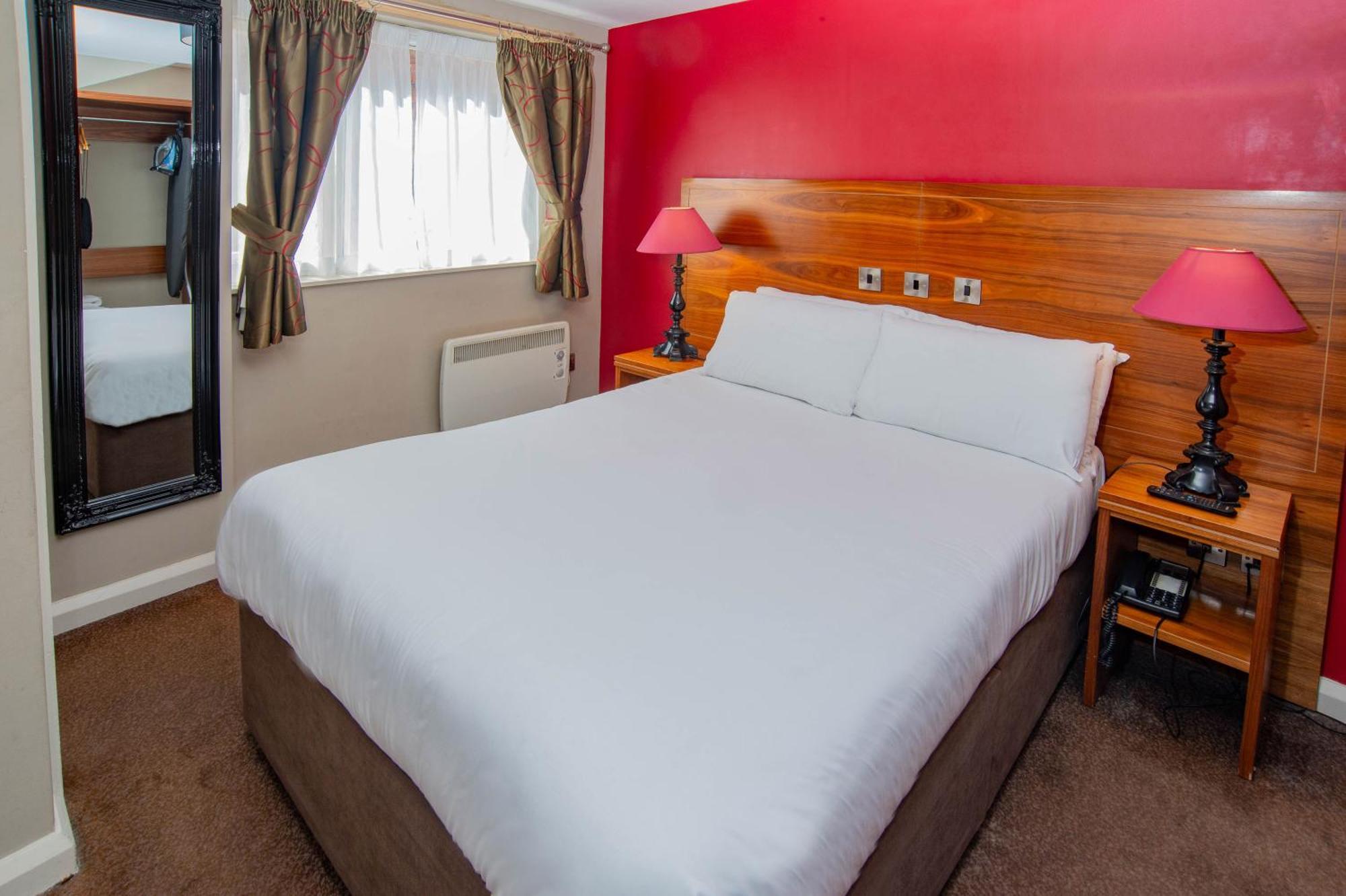The Shrewsbury Hotel Wetherspoon ภายนอก รูปภาพ